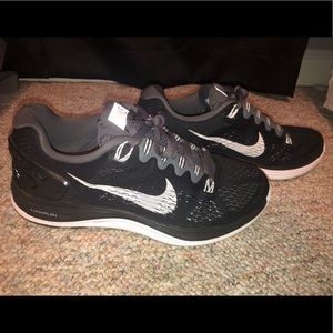 Nike women’s Lunarglide 5